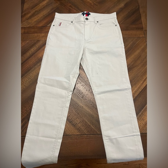 Men’s Tommy Hilfiger Khakis - Picture 4 of 4